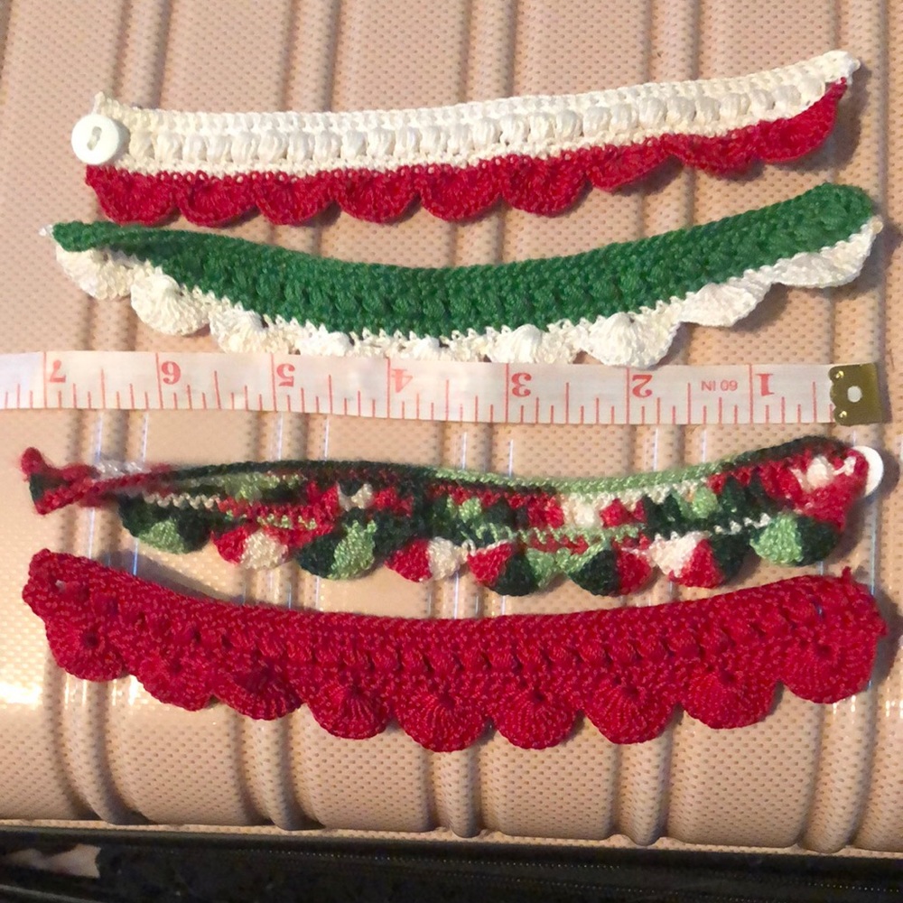 🏵4 Handmade crocheted Christmas color bracelets